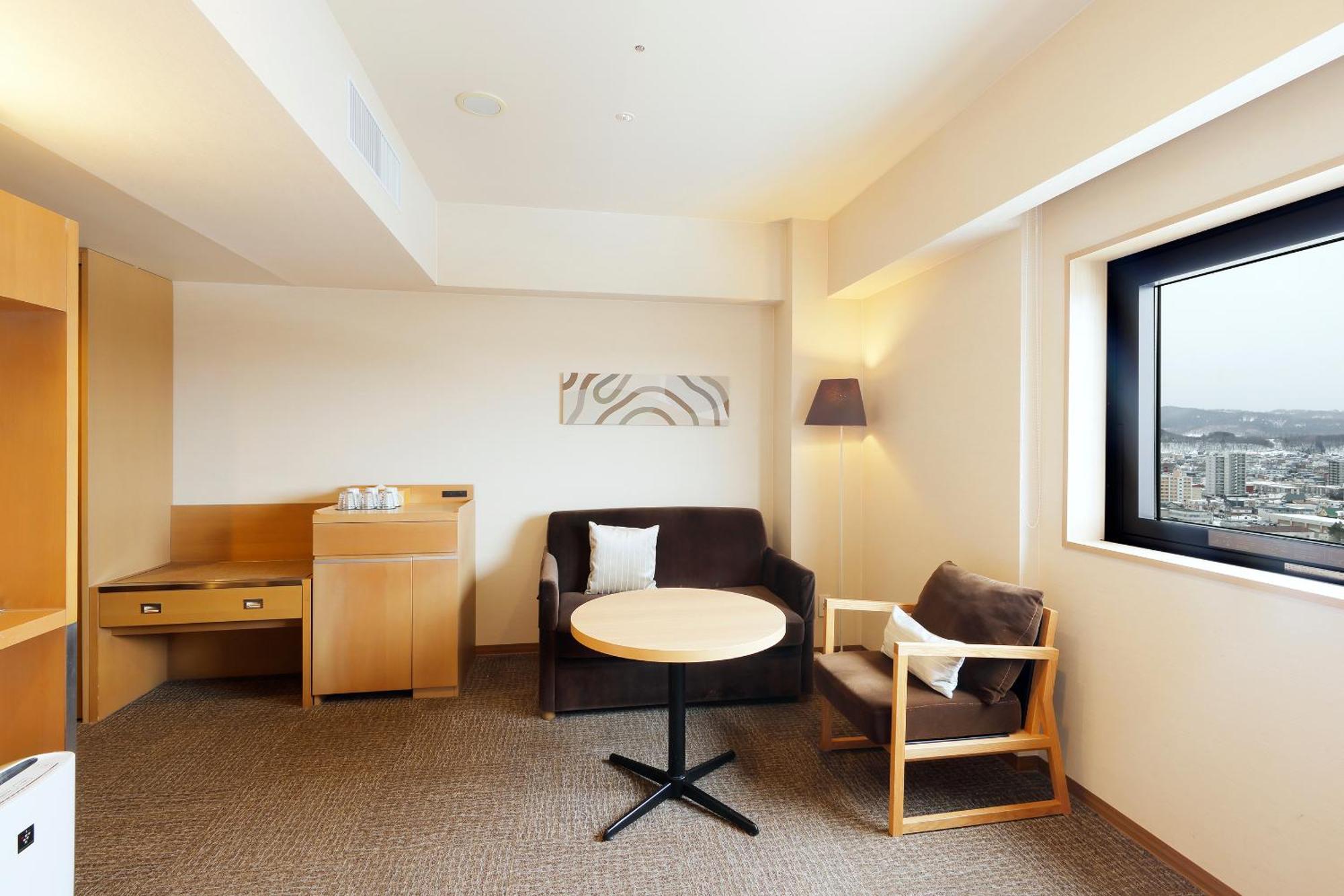 Jr Hotel 3*
